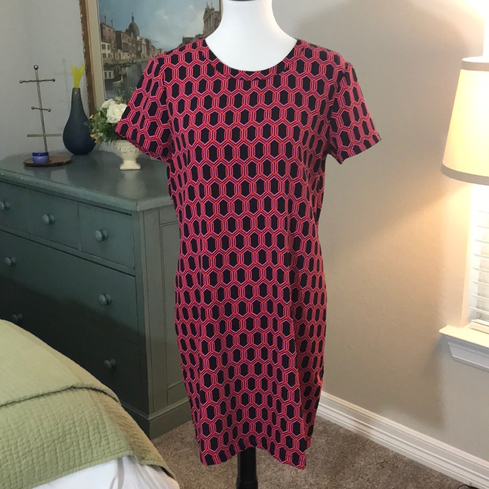 AV Shell Dress Size 8 Navy Geometric Color